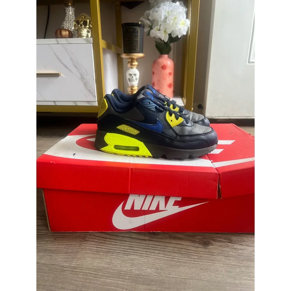 Nike size 5y